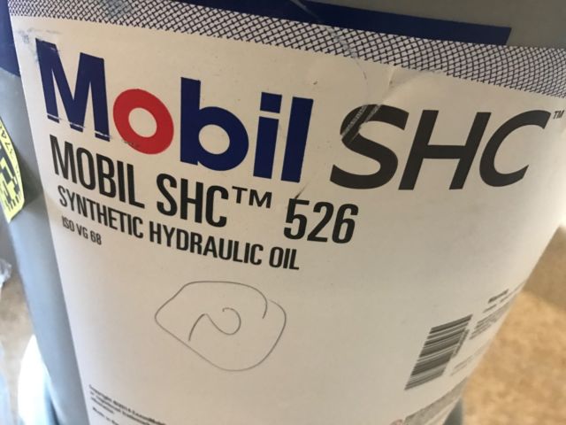 MOBIL SHC 526